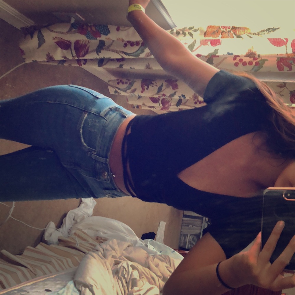 Black tie up crop top